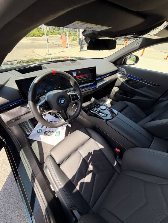 Bmw i5 m60  amerikanskiy  zborka 2024/2025 yili — 2