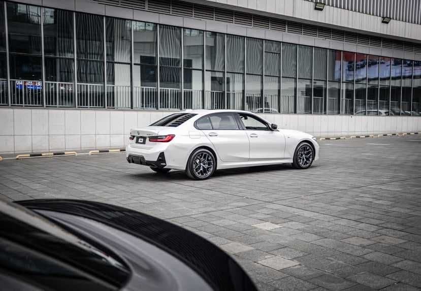 BMW 3 Series 330Li M Sport Night Package — 5