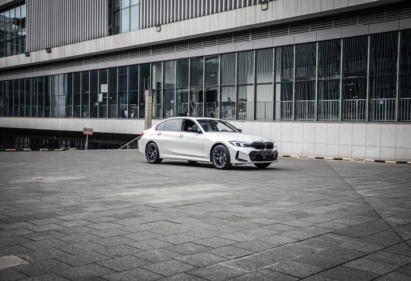BMW 3 Series 330Li M Sport Night Package — 6