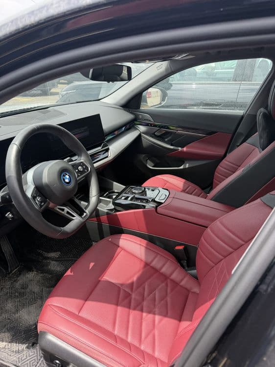 Bmw i5 40L msport — 3