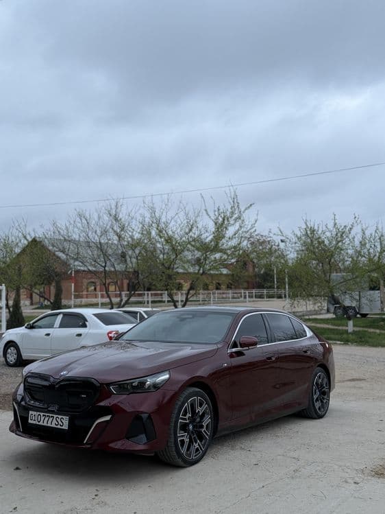 Bmw i5 50L M-sport