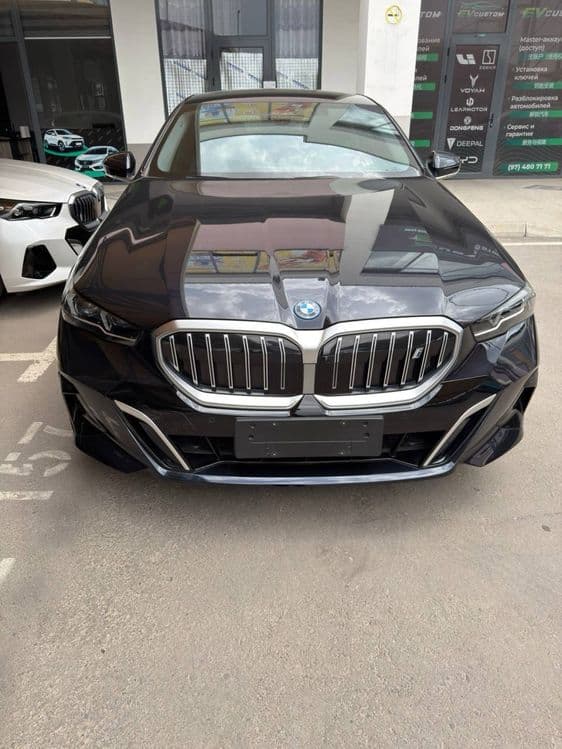 Bmw i5 40l M-sport 2025 yili