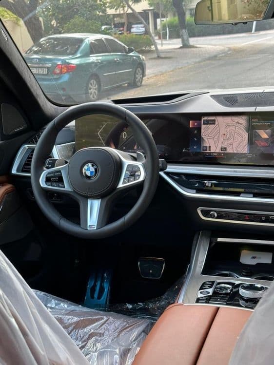 BMW X7 40i re-styling 2023 — 5