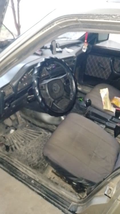 BMW e 30 sotiladi — 5