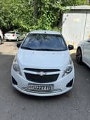 Shevrolet Spark rangi oq