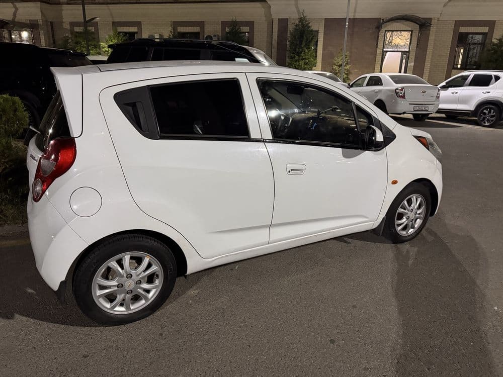 Spark avtomat 2010,Yil probeg 211000 holati zor — 2