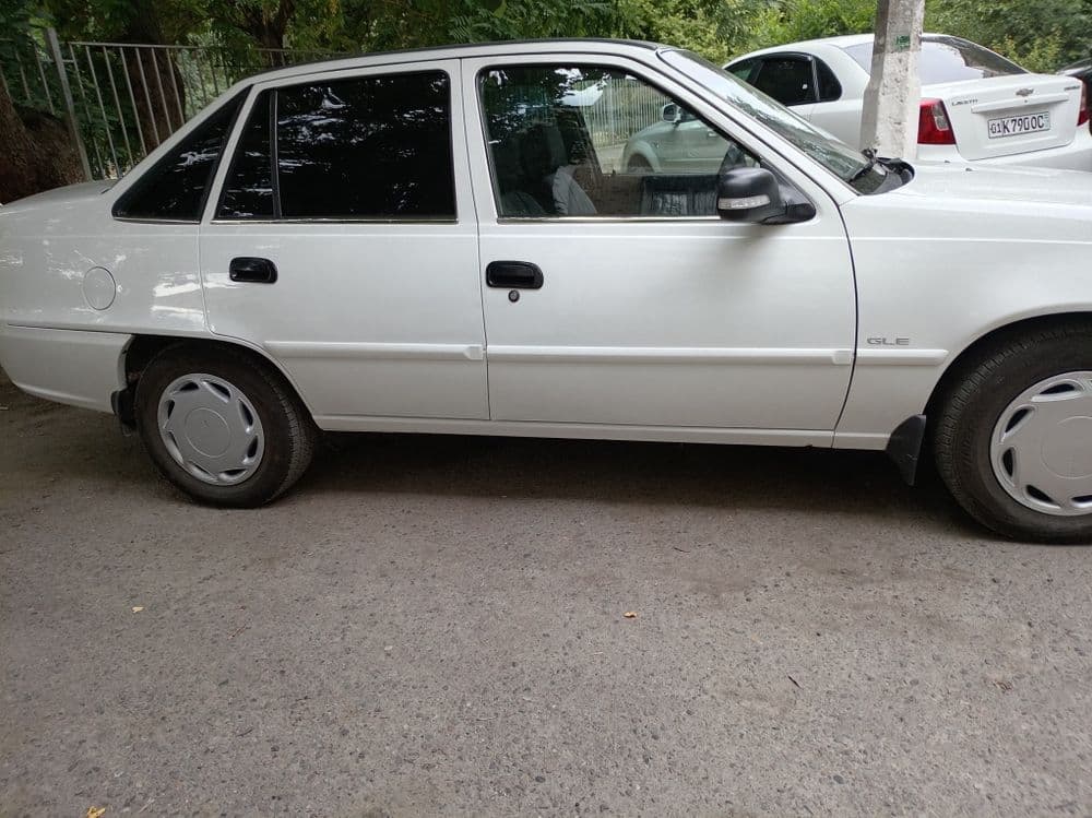 Nexia 2 1.6 sotiladi yaxwi holatda 4900$ — 4