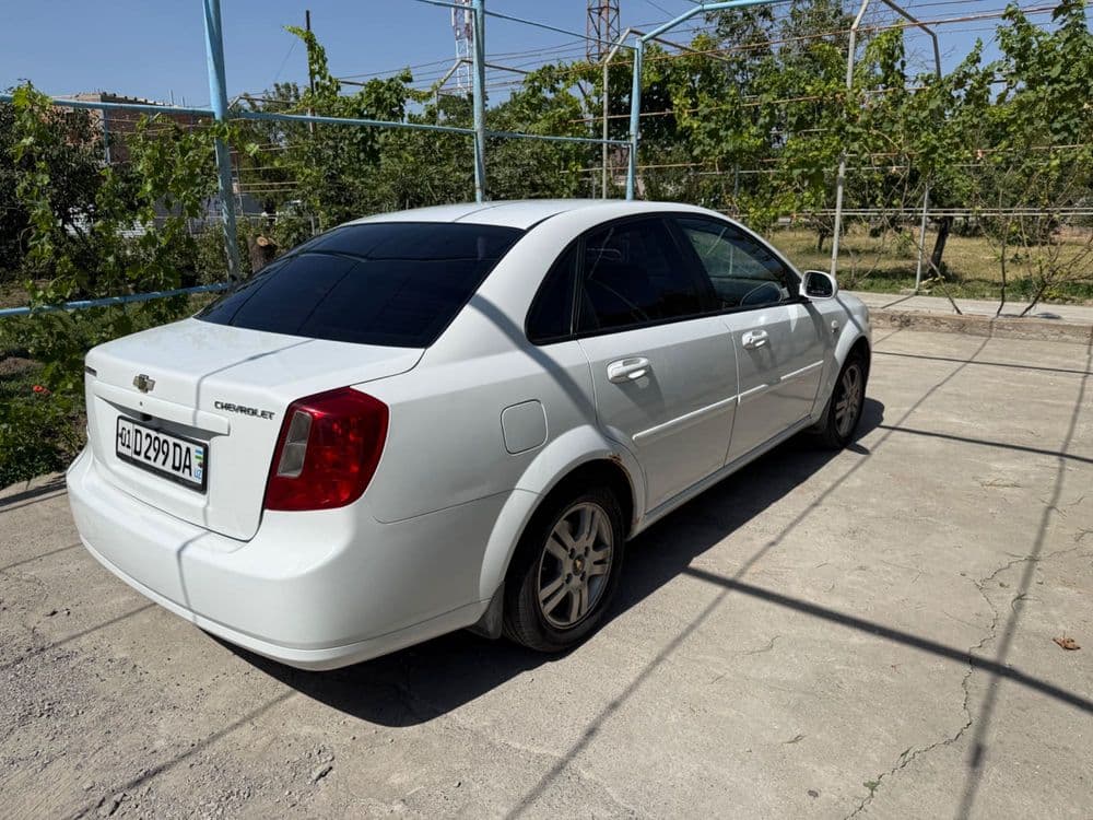 Chevrolet lacetti — 5