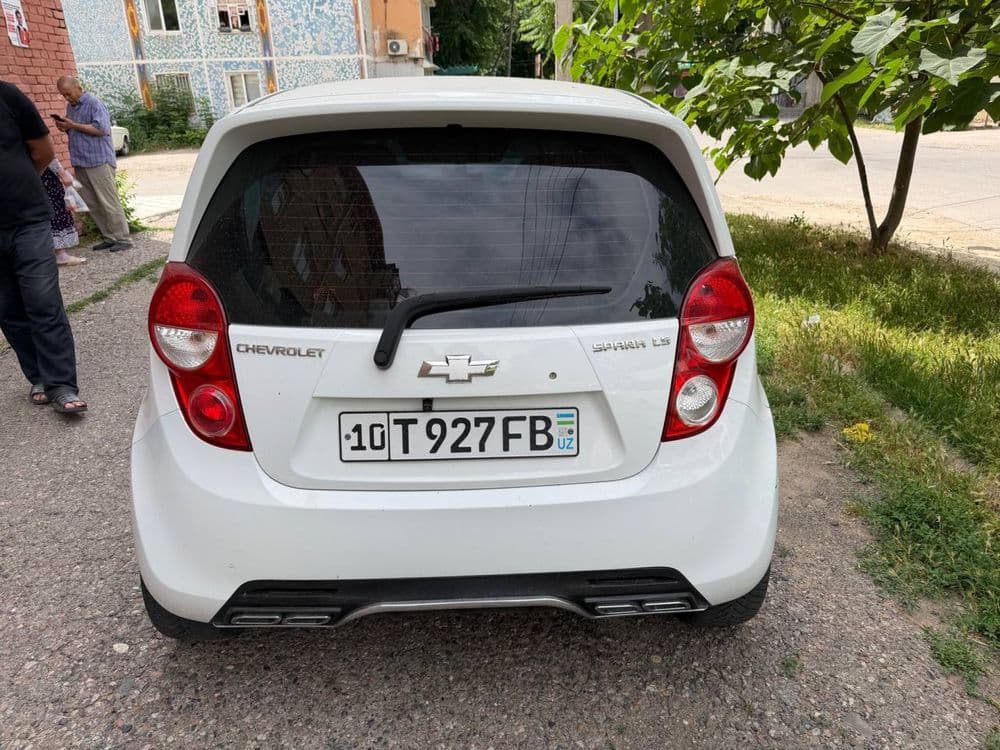 Chevrolet Spark 2015 srochno sotiladi — 2