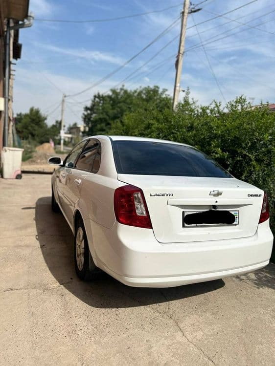 Lacetti sotiladi — 2