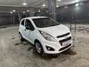 Chevrolet Spark белый