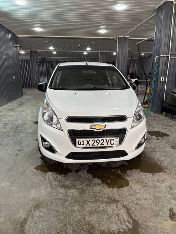 Chevrolet Spark белый — 3