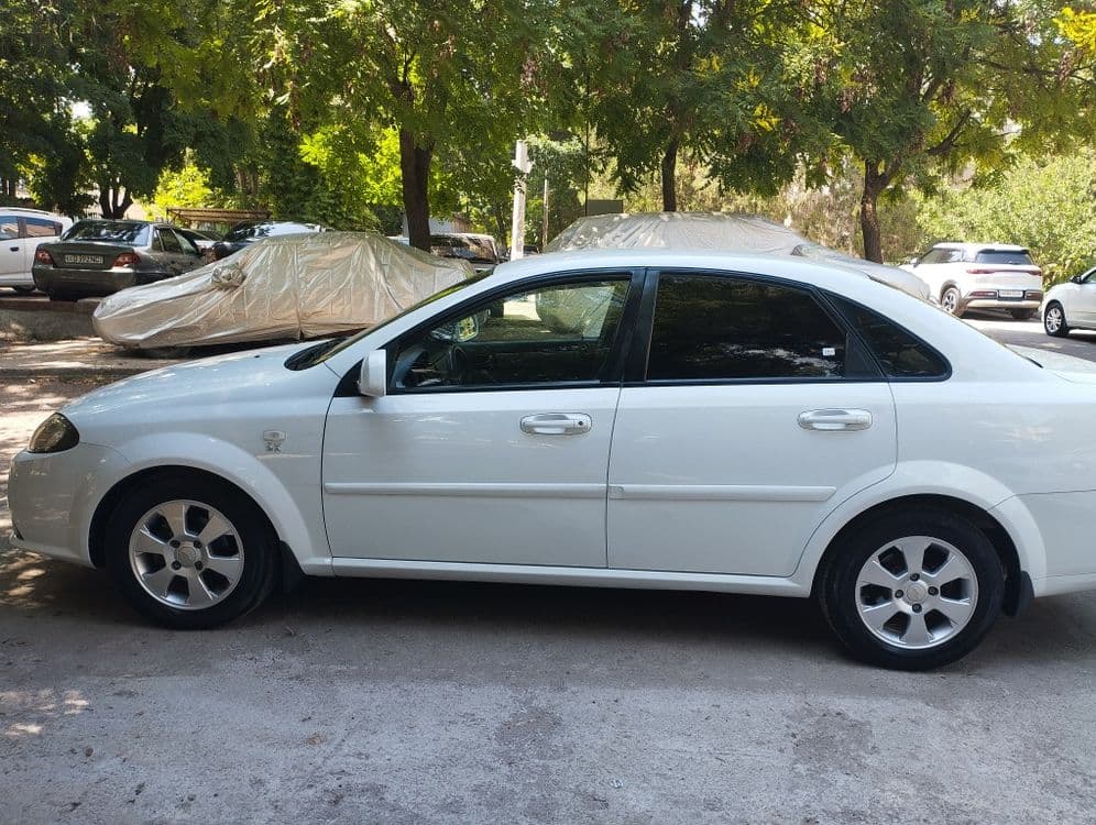Lacetti Gentra sotiladi — 2