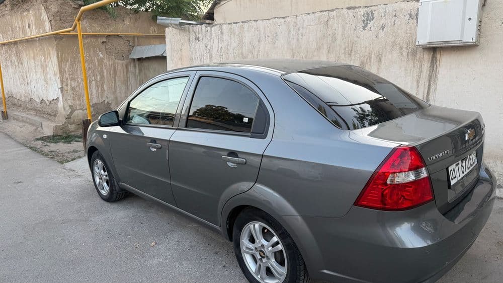 Машина nexiya 3 Chevrolet — 2
