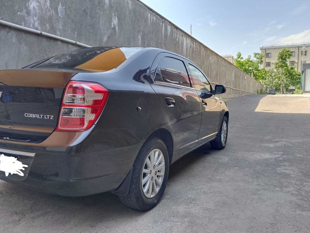 Chevrolet Cobalt 4 euro AT — 3