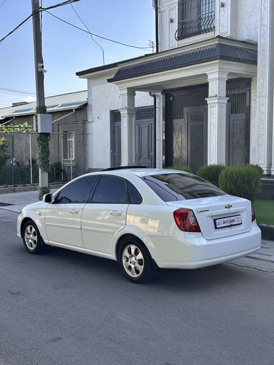chevrolet gentra 2021 — 4