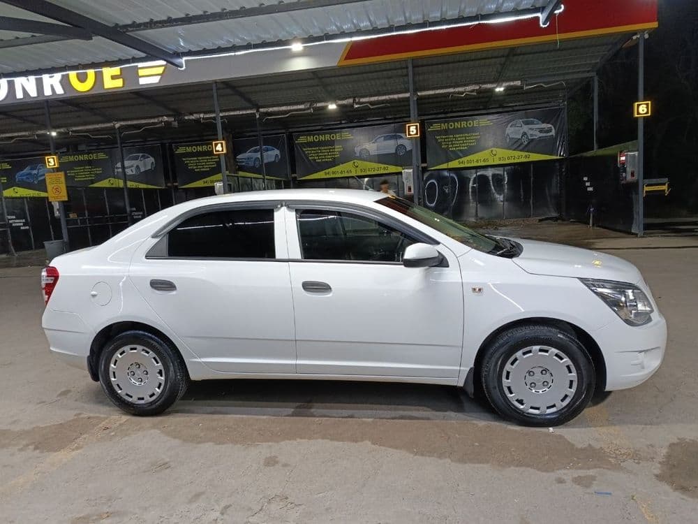 Chevrolet cobalt 2020 2 position — 4