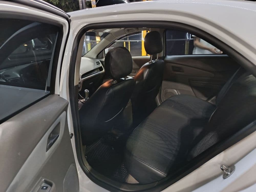 Chevrolet cobalt 2020 2 position — 5