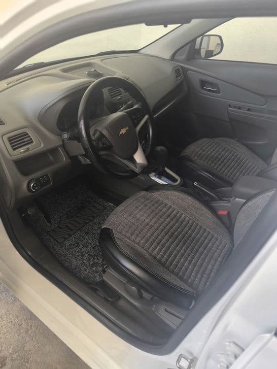 Chevrolet cobalt — 4
