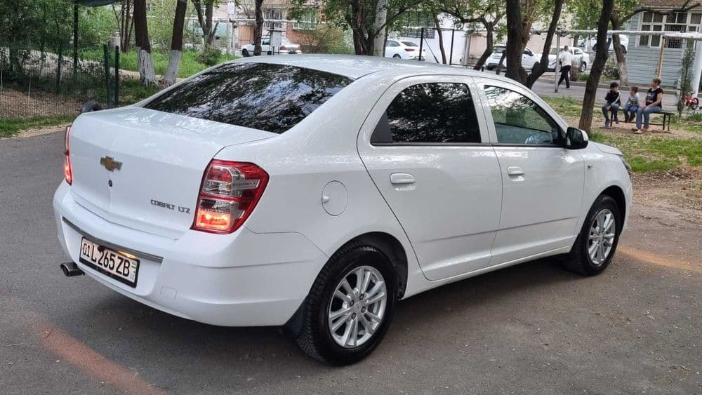 Chevrolet Cobalt 1.5 — 3