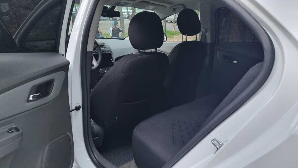 Chevrolet Cobalt 1.5 — 4