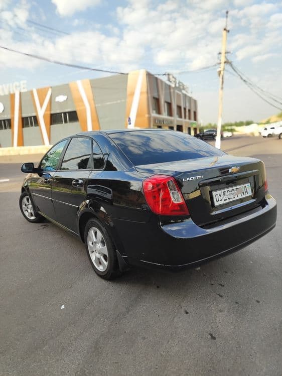 Chevrolet Gentra AT — 4