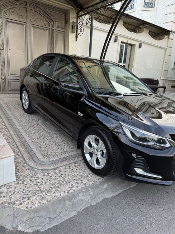 Onix premier 2024 + — 1