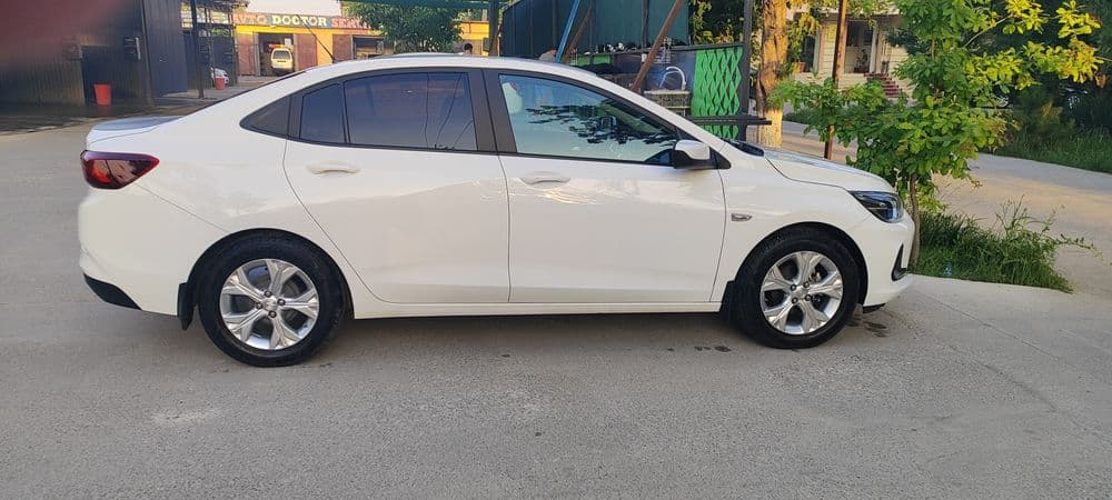 Chevrolet Onix  LTZ — 1
