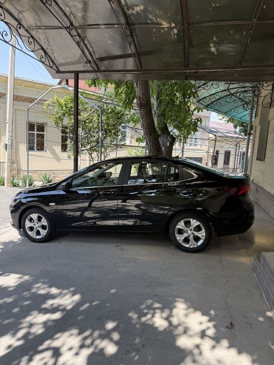 Onix Premier sotiladi — 2