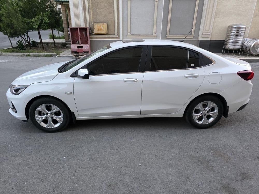 Onix Premier Plus — 2