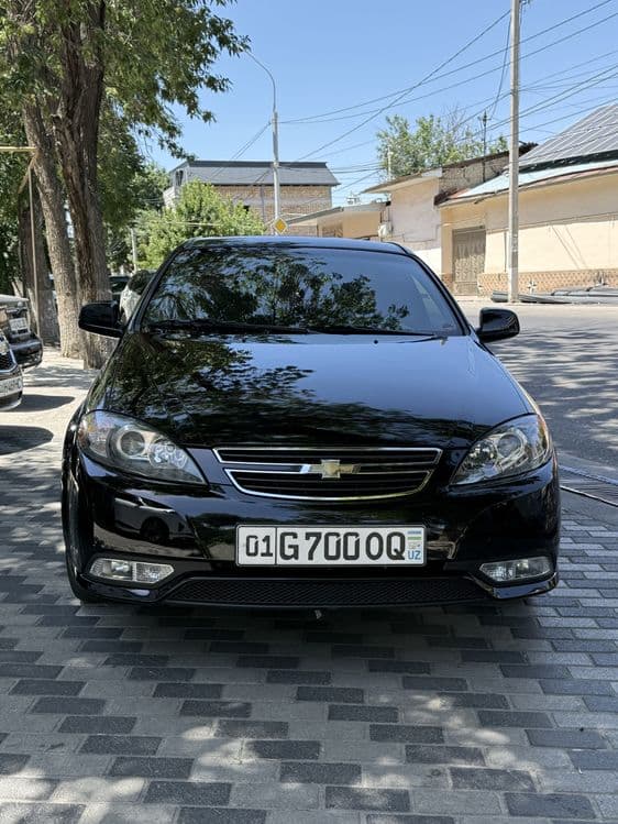 Chevrolet Lacetti sotiladi — 1