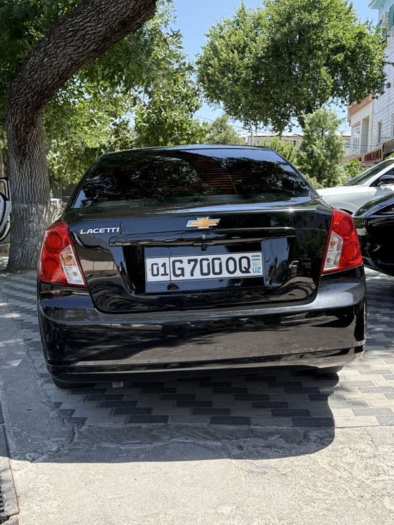 Chevrolet Lacetti sotiladi — 3