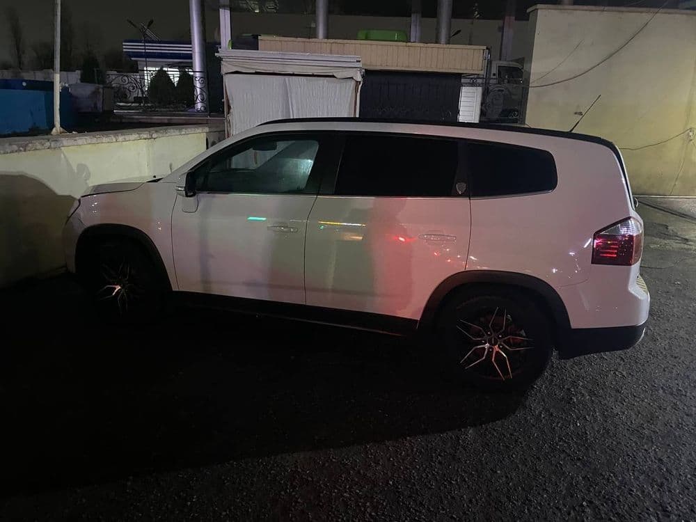 Chevrolet orlando — 4