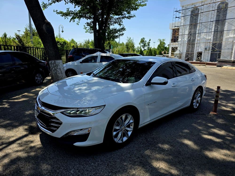 Malibu 2 Premier Oq 2022 Yil Benzin — 2