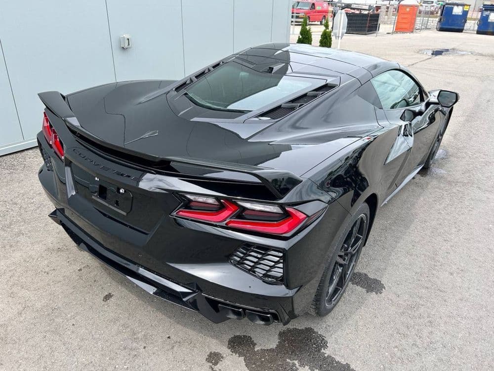 Chevrolet Corvette C8 Stingray — 3