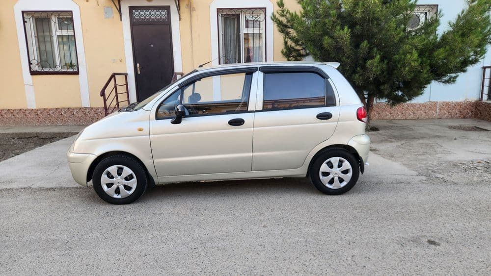 Mashina a'lo 2005 yil — 3