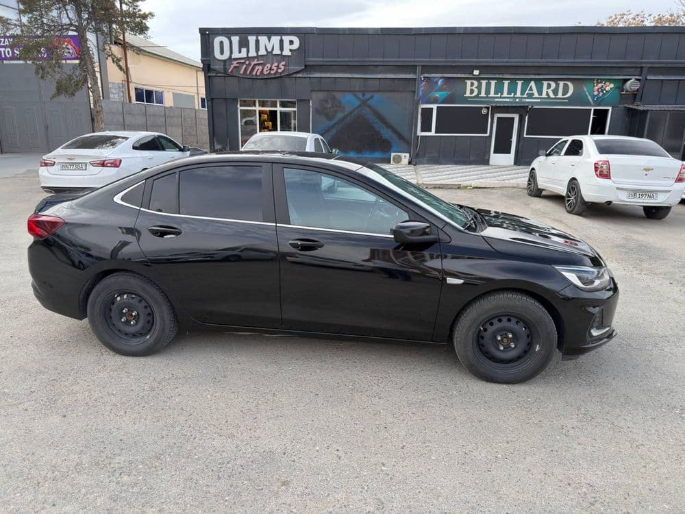 Chevrolet Onix Primier 2 AT — 3