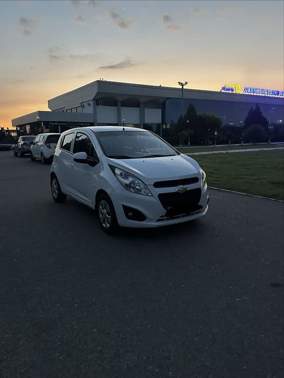 Chevrolet spark sotladi — 2