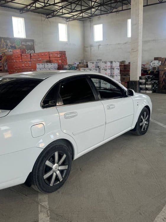Lacetti 1.8 2011 — 4