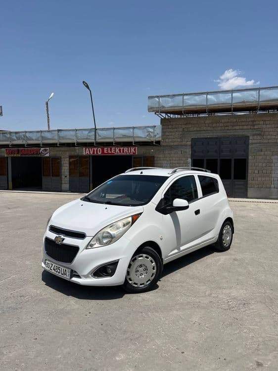 Spark chevrolet. — 1
