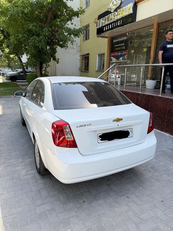 Lacetti Lasetti 1.6 avtamat 180.000 km — 2