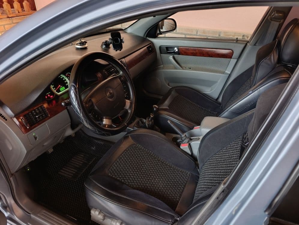 Lacetti sendan 1.8 — 4