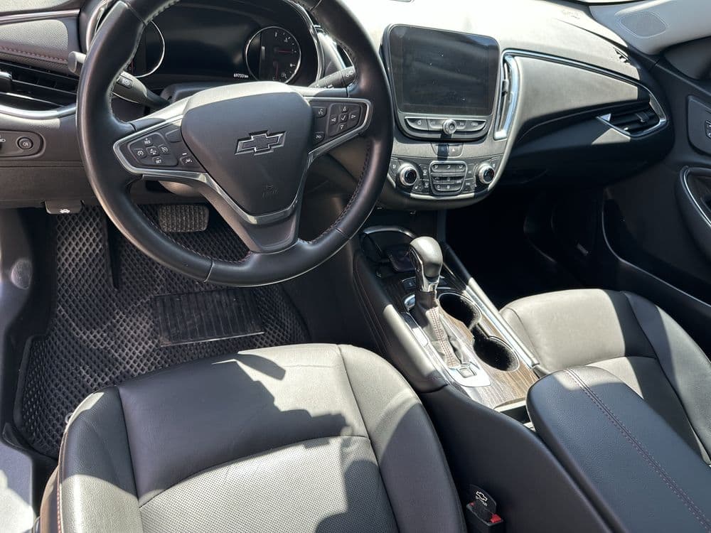 Malibu XL 2023. Kraska toza — 2