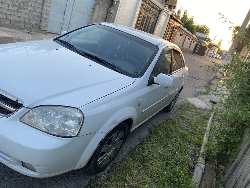 Lacceti 1.8 2 позиция sedan — 1