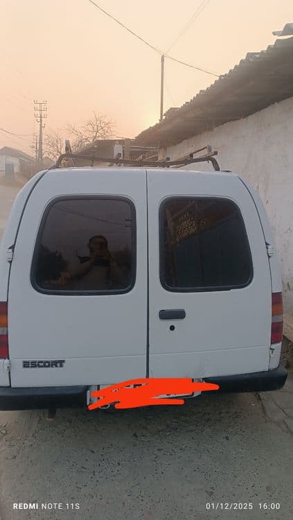 Ford Eskort sotilad xolati yaxshi — 2