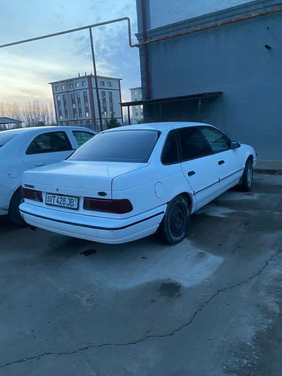 Ford Taurus Super salon — 2
