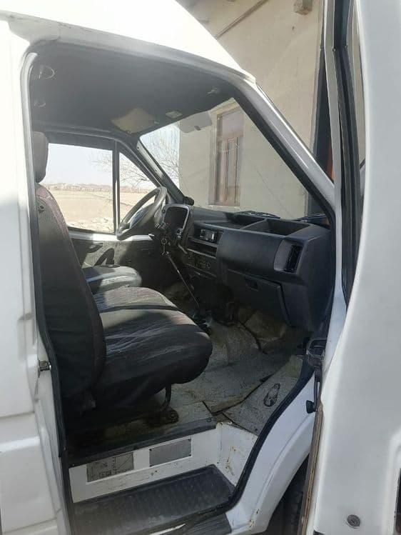 Ford gurzavoy 1993 yil — 2