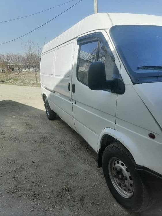 Ford gurzavoy 1993 yil — 4