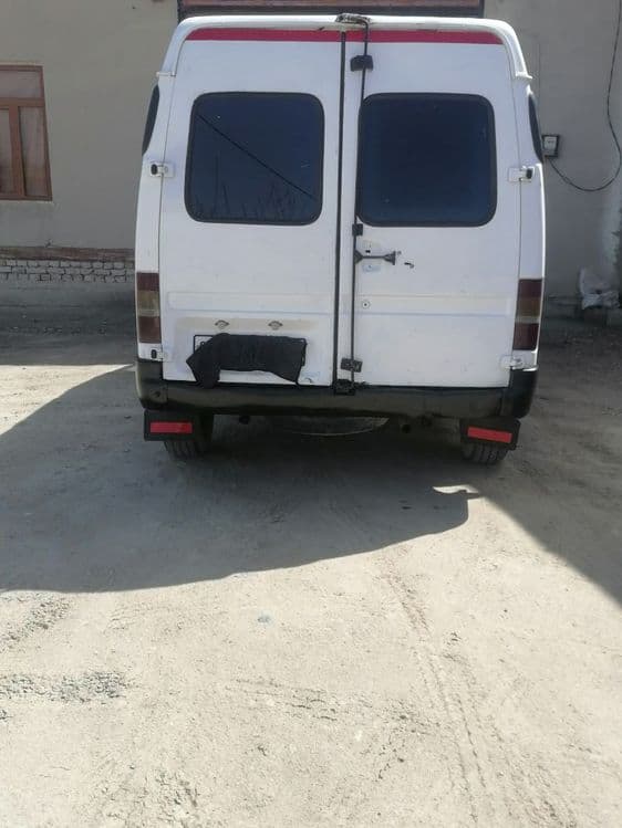 Ford gurzavoy 1993 yil — 8