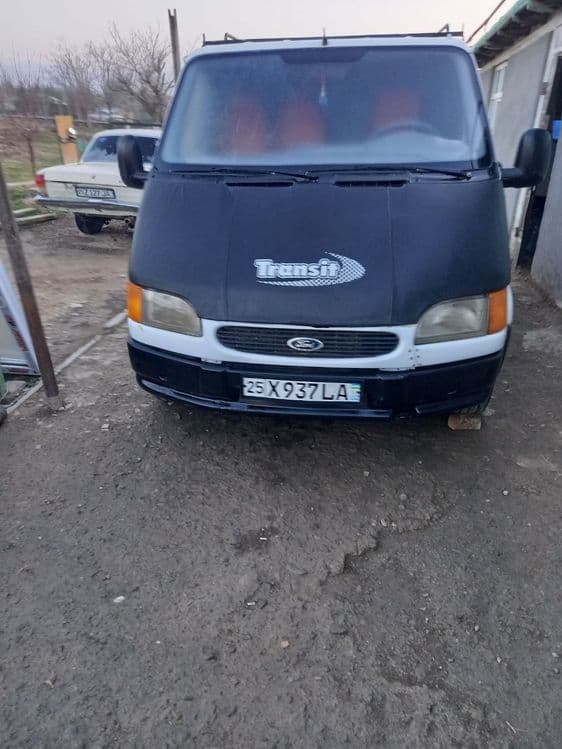Ford transit 1998 yil remontdan chiqqan mator korobka qilingan mashina — 1